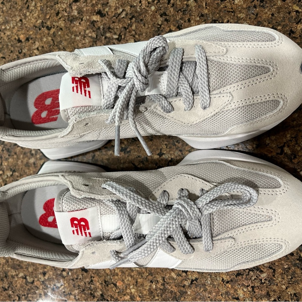 Unisex New Balance 327 Rain Cloud and White Brand New.